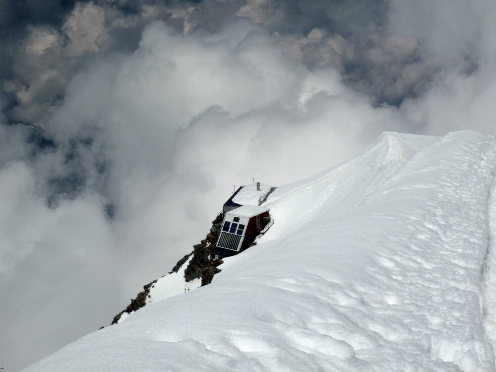 Mas7i Mont B-Aiguille du Gouter-st. schronisko.JPG
